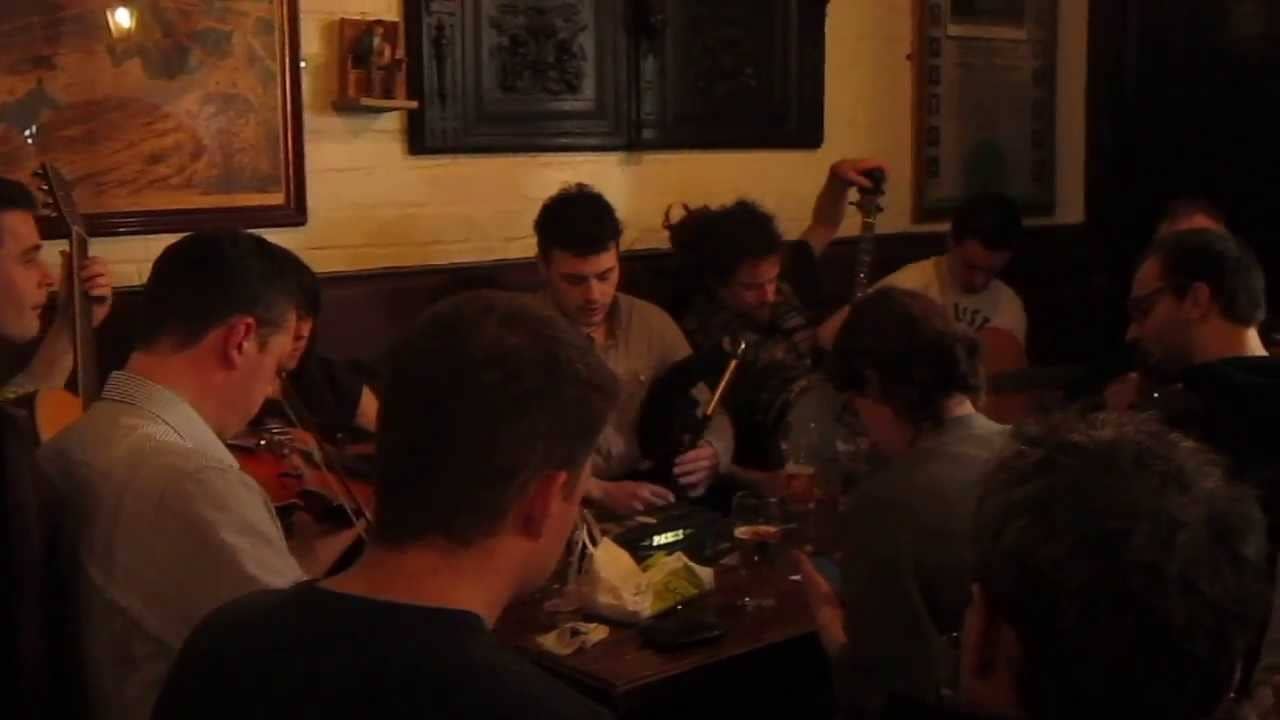 Live session in Kelly's Cellar